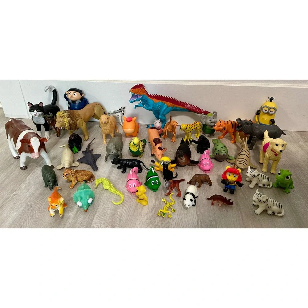 Mixed Lot of 40+ Plastic Toy Animals Figures Minions‎ Dinosaurs Sea Creatures